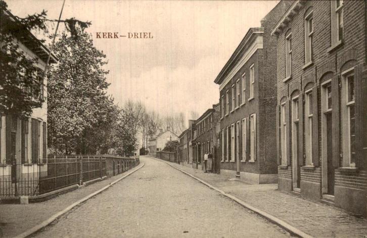Driel - Kerk - Straatbeeld, Verzamelen, Ansichtkaarten | Nederland, Gelopen, Zuid-Holland, Voor 1920, Ophalen of Verzenden