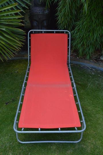 Originele jaren 70 camping ligbed / stretcher kleur rood beschikbaar voor biedingen