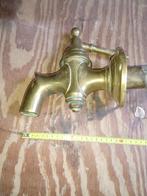 Koperen grote kraan antiek model uit de muur., Ophalen of Verzenden, Koper