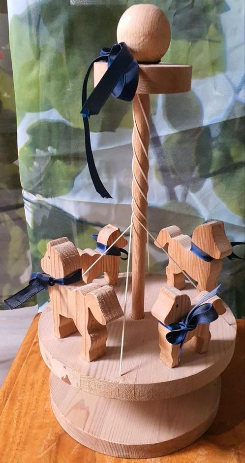 Houtendraaimolen paarden paard hout houten speelgoed, Kinderen en Baby's, Speelgoed | Houten speelgoed, Zo goed als nieuw, Overige typen