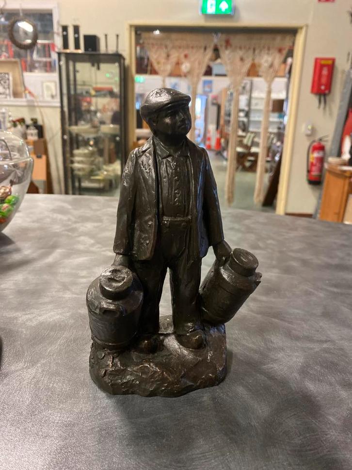 Bronzen Melkboer Beeldje, Antiek en Kunst, Kunst | Beelden en Houtsnijwerken, Ophalen