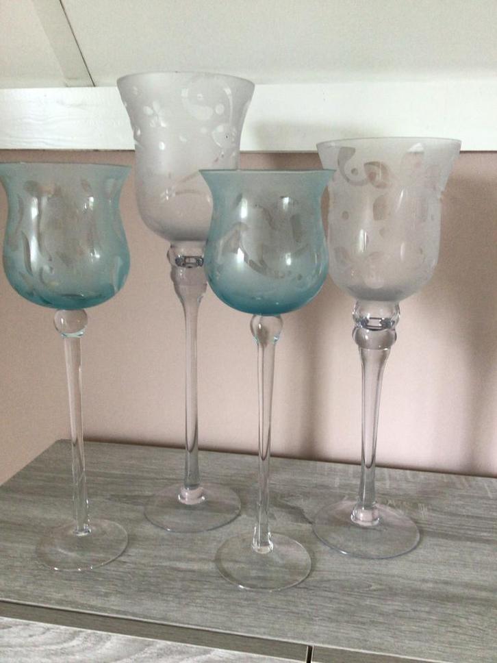4 Hoge Kandelaars - Blauw & Wit Mat Glas, Huis en Inrichting, Woonaccessoires | Kandelaars en Kaarsen, Zo goed als nieuw, Kandelaar