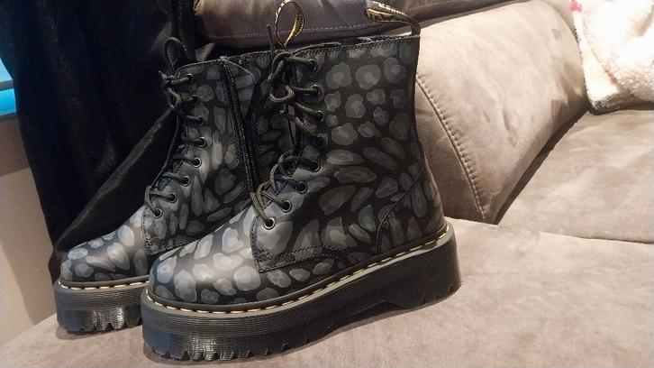 Nieuwe Dr Martens zwarte met vette luipaard/skull print, Kleding | Dames, Schoenen, Nieuw, Lage of Enkellaarzen, Zwart, Ophalen of Verzenden