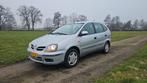 Nissan Almera Tino 1.8 2002 Grijs, 1345 kg, Stof, 4 cilinders, Almera Tino