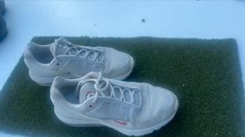 Nike dames schoenen maat 39 beschikbaar voor biedingen