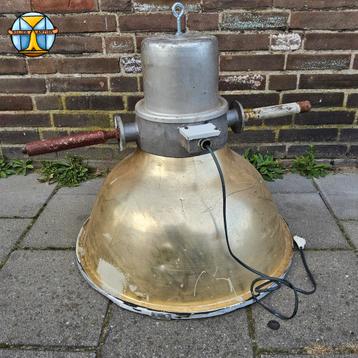 Oude grote industriële lamp / antieke fabriekslamp 81cm beschikbaar voor biedingen