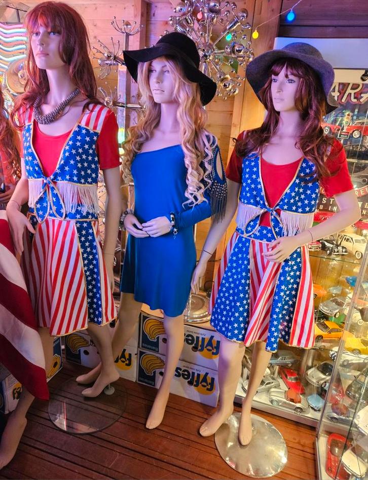 FIFTIES SIXTIES ETALAGE POPPEN IN UW MANCAVE ALS DECORATIE, Verzamelen, Poppen, Zo goed als nieuw, Pop, Ophalen