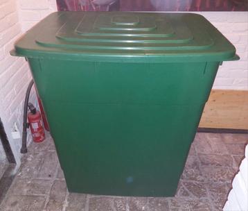Groene regenton 300 liter  beschikbaar voor biedingen