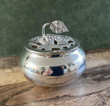 Stijlvolle Vintage Zilverkleurige Pot met Deksel 35 stuks beschikbaar voor biedingen