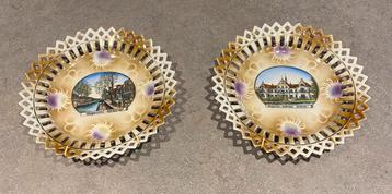 Oude wandborden beschikbaar voor biedingen