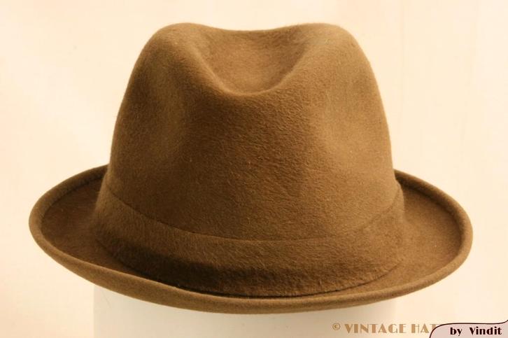 Kleine Vintage Gleufhoed Barbisio Sportex bruin 54, Kinderen en Baby's, Kinderkleding | Petten en Hoeden, Gebruikt, Jongen, 134 t/m 140