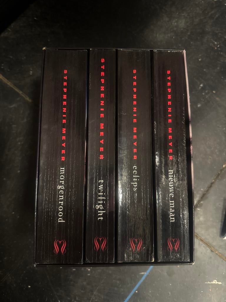 Twilight Saga Box Set - Stephenie Meyer, Ophalen of Verzenden, Gelezen