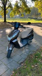 Peugeot kisbee, Fietsen en Brommers, Scooters | Peugeot, Ophalen, Overige modellen, Zo goed als nieuw, Benzine