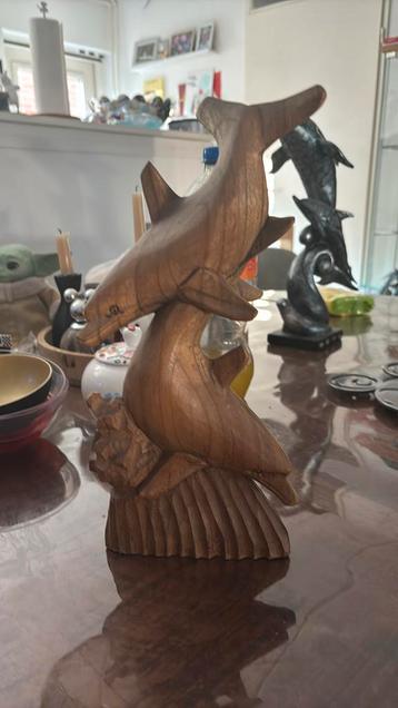 Houten dolfijnen beeld beschikbaar voor biedingen