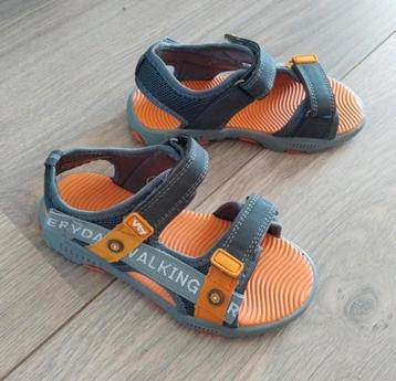 Sandalen met een stoer uiterlijk, maat: 30 - Nieuw! beschikbaar voor biedingen