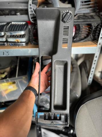 Middenconsole BMW E30 Sportautomaat 325i beschikbaar voor biedingen