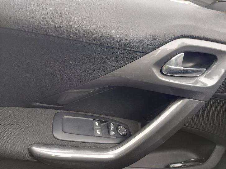 Peugeot 2008 1.2 VTI 60KW/82PK 2016 Wit, Auto's, Peugeot, Particulier, ABS, Airbags, Airconditioning, Bluetooth, Boordcomputer