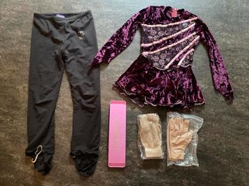 Kunstschaats kleding / pakje voor ong 5-6 jrg meisje beschikbaar voor biedingen