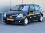 Renault Clio 1.6-16V Initiale automaat, Gebruikt, 4 cilinders, Zwart, Bedrijf
