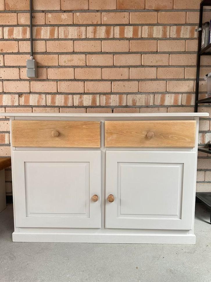 Te koop: stijlvolle eikenhouten kast – recent gerestyled!, Antiek en Kunst, Antiek | Meubels | Kasten, Ophalen of Verzenden