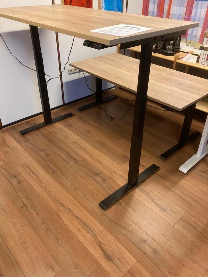 Zit sta bureau zgan, Huis en Inrichting, Bureaus, Zo goed als nieuw, Stabureau, Elektrisch, Ophalen