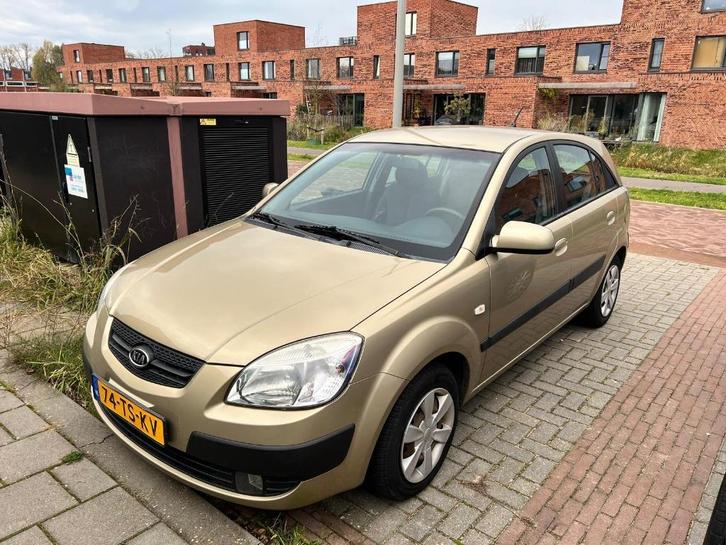 Kia Rio 1.4 HB 2007 Beige, Auto's, Kia, Particulier, Rio, ABS, Airbags, Centrale vergrendeling, Elektrische ramen, Mistlampen