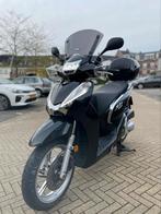 Mooie zwarte Motorscooter Honda SH 300i 2018, Motoren, Motoren | Honda, Scooter, 12 t/m 35 kW, Particulier, 1 cilinder