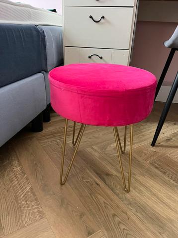 Roze velvet/velours/fluweel krukje in fuchsia roze beschikbaar voor biedingen