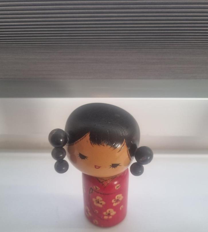 Leuke kokeshi in de stijl van Miyashita Hajime, Antiek en Kunst, Kunst | Niet-Westerse kunst, Verzenden