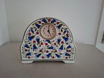 Vintage keramiek klokje beschikbaar voor biedingen