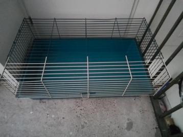 Konijnenhok  beschikbaar voor biedingen