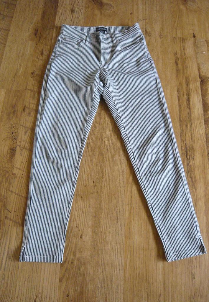 Up2Fashion skinny broek wit met streep mt 36, Kleding | Dames, Broeken en Pantalons, Zo goed als nieuw, Maat 36 (S), Wit, Driekwart