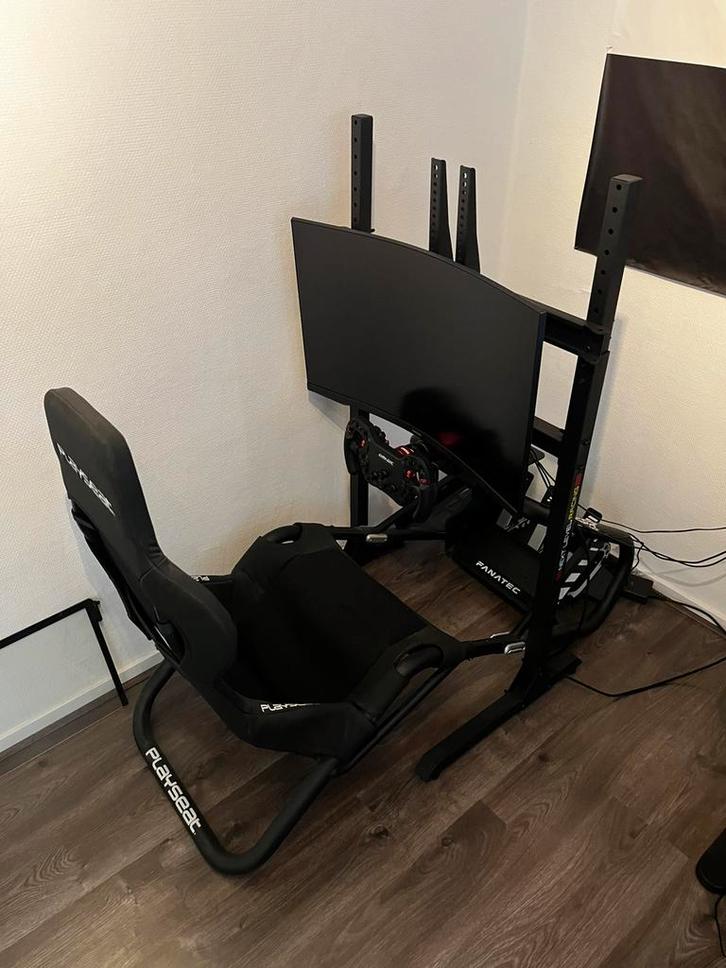 Complete sim race setup simagic fanatec en playseat, Spelcomputers en Games, Spelcomputers | Overige Accessoires, Zo goed als nieuw