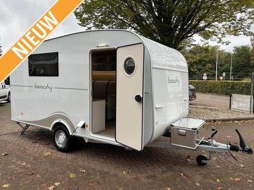 Hobby Beachy 450 Model 2025, Caravans en Kamperen, Caravans, Bedrijf, tot en met 2, Treinzit, Hobby, Overige typen, 4 tot 5 meter
