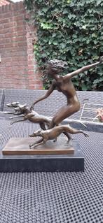 bronzen jacht sculptuur godin met 3 windhonden, Ophalen of Verzenden