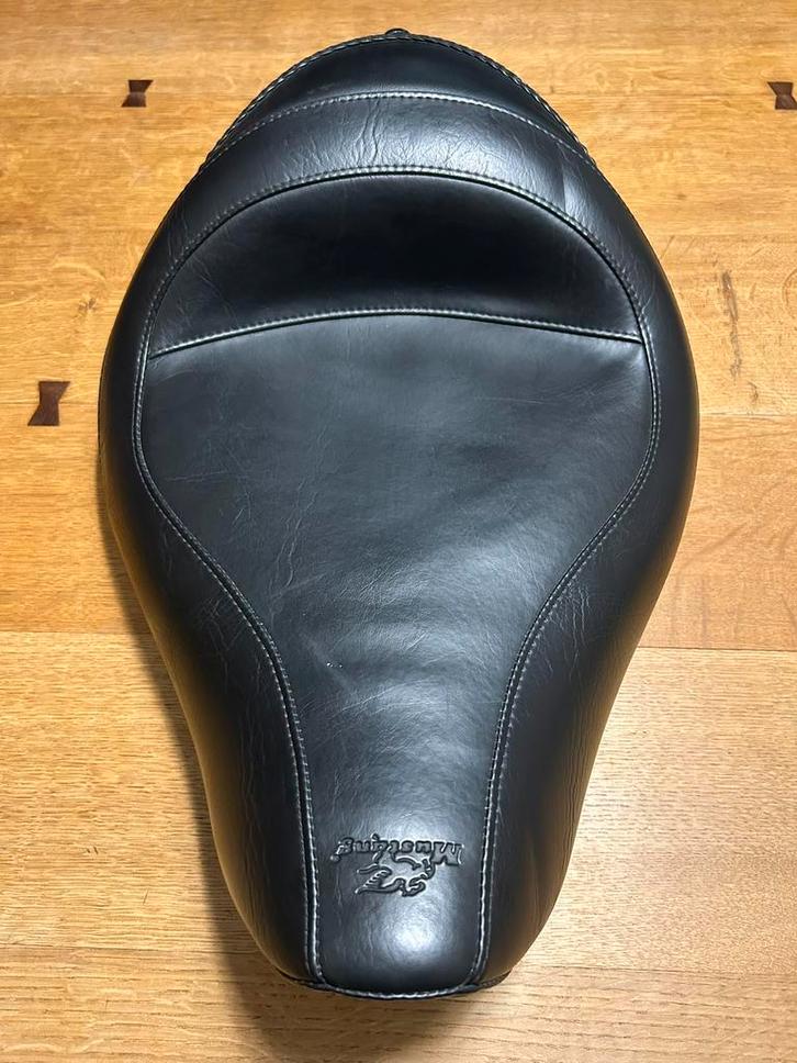 Mustang Standard Touring Solo zadel voor Harley Sportster, Motoren, Onderdelen | Harley-Davidson, Gebruikt, Ophalen of Verzenden