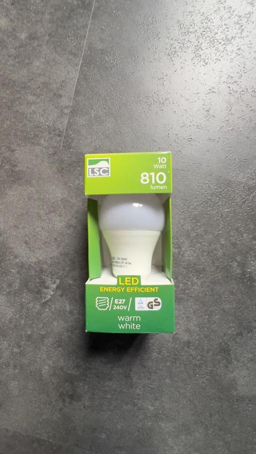 LED lamp E27 fitting, Huis en Inrichting, Lampen | Losse lampen, Led-lamp, E27 (groot), Ophalen of Verzenden