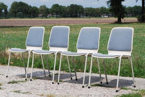 Vintage stoelen 4x, Huis en Inrichting, Stoelen, Gebruikt, Vier, Hout, Metaal, Stof, Grijs, Ophalen