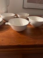 Witte Soepkommen van Regout  Maatricht met Oor, Gebruikt, Keramiek, Ophalen of Verzenden, Kom(men)