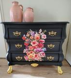 Zwart Buikkastje met Bloemen en Goud, Huis en Inrichting, Kasten | Ladekasten, Ophalen, Gebruikt, Vintage, 50 tot 100 cm