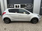 Hyundai i20 1.2 HP i-Motion NAP Cruise Airco Trekhaak Lichtm, Euro 5, Gebruikt, 4 cilinders, Origineel Nederlands