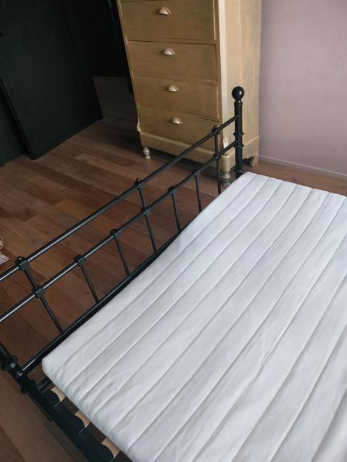 Leuk zwart Ikea spijlenbed 140 x 200 met gratis topdekker, Huis en Inrichting, Slaapkamer | Bedden, Gebruikt, Tweepersoons, 140 cm