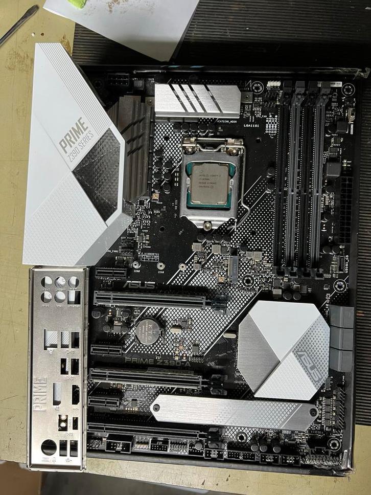 Defect Z390 moederbord, Computers en Software, Moederborden, Niet werkend, Intel, DDR4, Ophalen