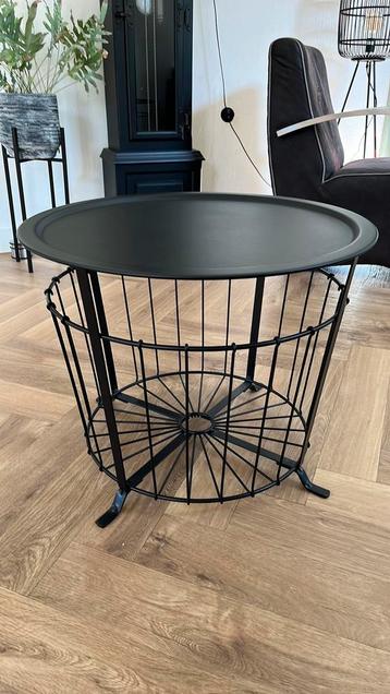 Salontafel/ bijzettafel beschikbaar voor biedingen