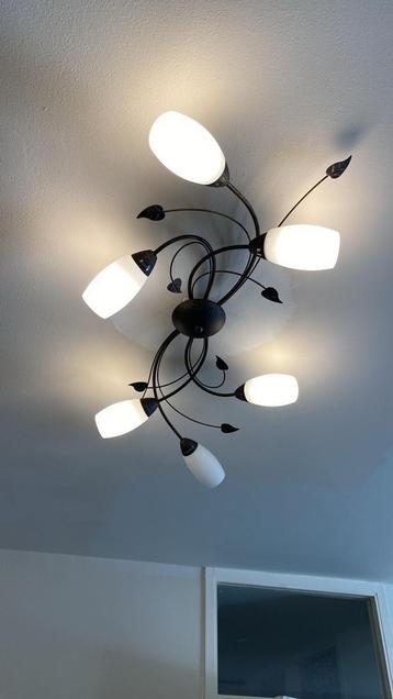 Moderne Plafondlamp met Glazen Kappen beschikbaar voor biedingen