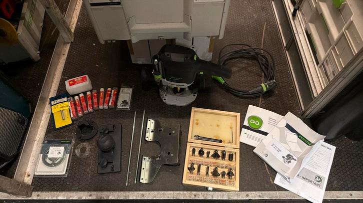 Festool OF 1010 rebq zgan bovenfrees, Doe-het-zelf en Verbouw, Gereedschap | Schuurmachines, Zo goed als nieuw, Overige typen