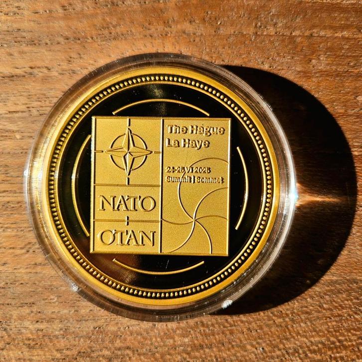 NATO NAVO munt Den Haag 2025 (uitgegeven door de brandweer), Postzegels en Munten, Penningen en Medailles, Overige materialen