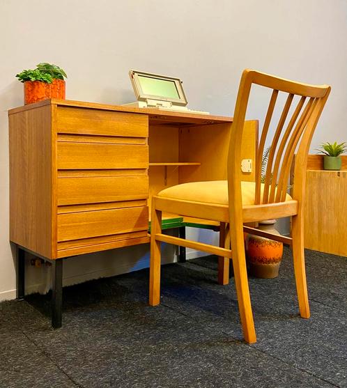 Vintage kastje sideboard jaren 60/70 retro tv-kast bureautje, Huis en Inrichting, Bureaus, Gebruikt, Bureau, Ophalen