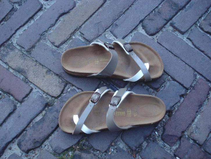 GRATIS VERZENDEN KLEURRIJKE MAYARI BIRKENSTOCKS MT 37, Kleding | Dames, Schoenen, Zo goed als nieuw, Slippers, Overige kleuren