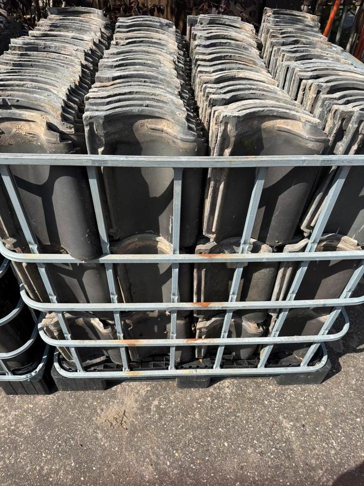 12.500 Zeer nette Partij OVH Dakpannen – van oordt !!, Antiek en Kunst, Curiosa en Brocante, Ophalen